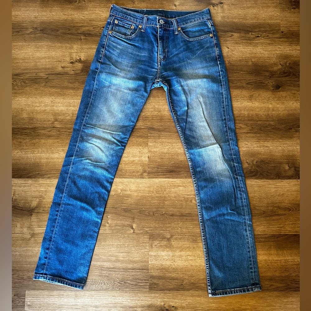 Mid-wash Levi’s 511 Jeans - 30x32